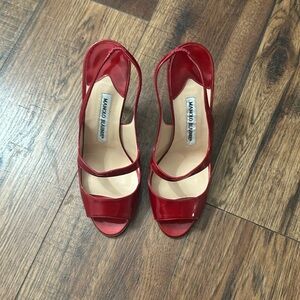 Manolo Blahnik sz 37 beautiful cherry red patent leather heels in great conditio